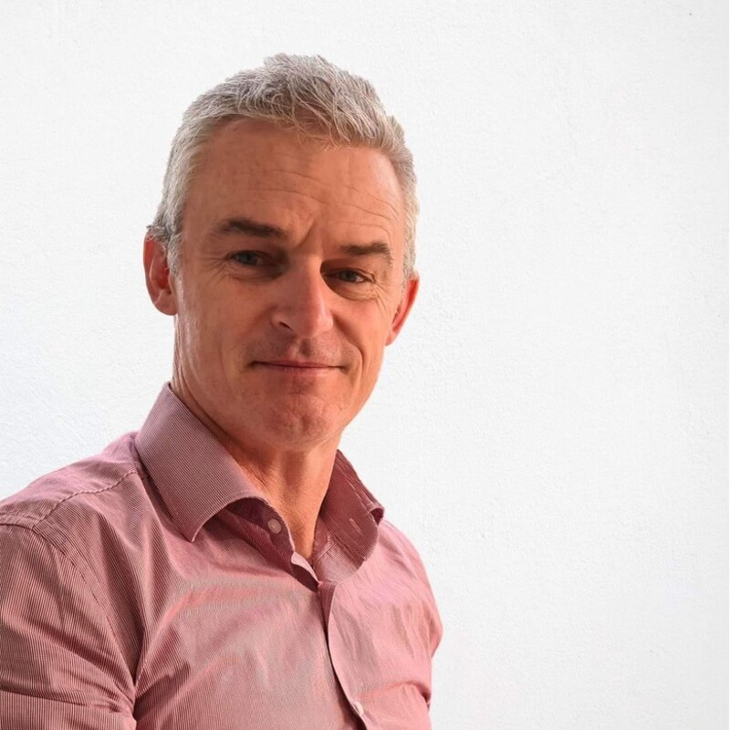 profile photo of Simon White